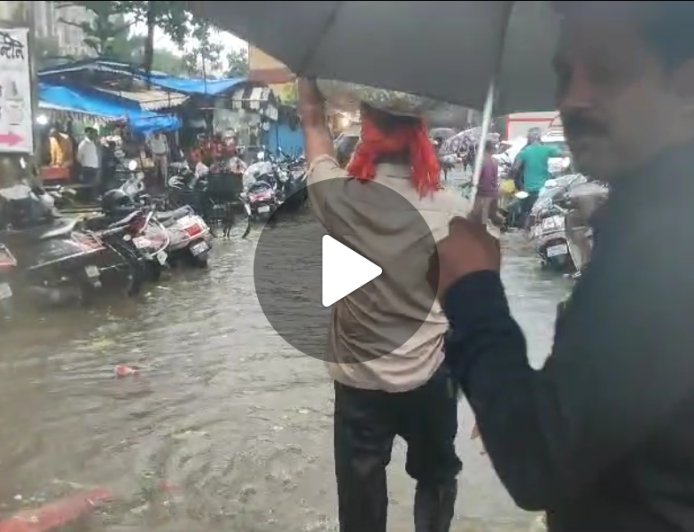 NAVI MUMBAI : नवी मुंबईत मुसळधार पावसामुळे अनेक ठिकाणी साचले पाणी  - नवी मुंबई मध्ये पावसाची जोरदार बॅटिंग