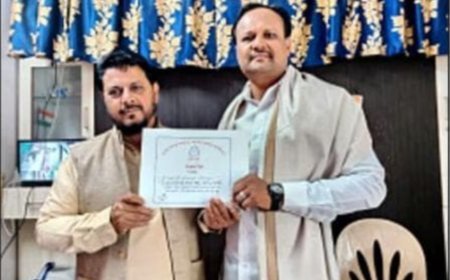 शिक्षकदिनानिमित्त मुख्याध्यापक मुलतानी मुजीब खान मुनीर यांना आदर्श मुख्याध्यापक पुरस्कार